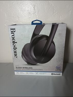 Brookstone Sleek Wireless Noise-Isolating Headphones
